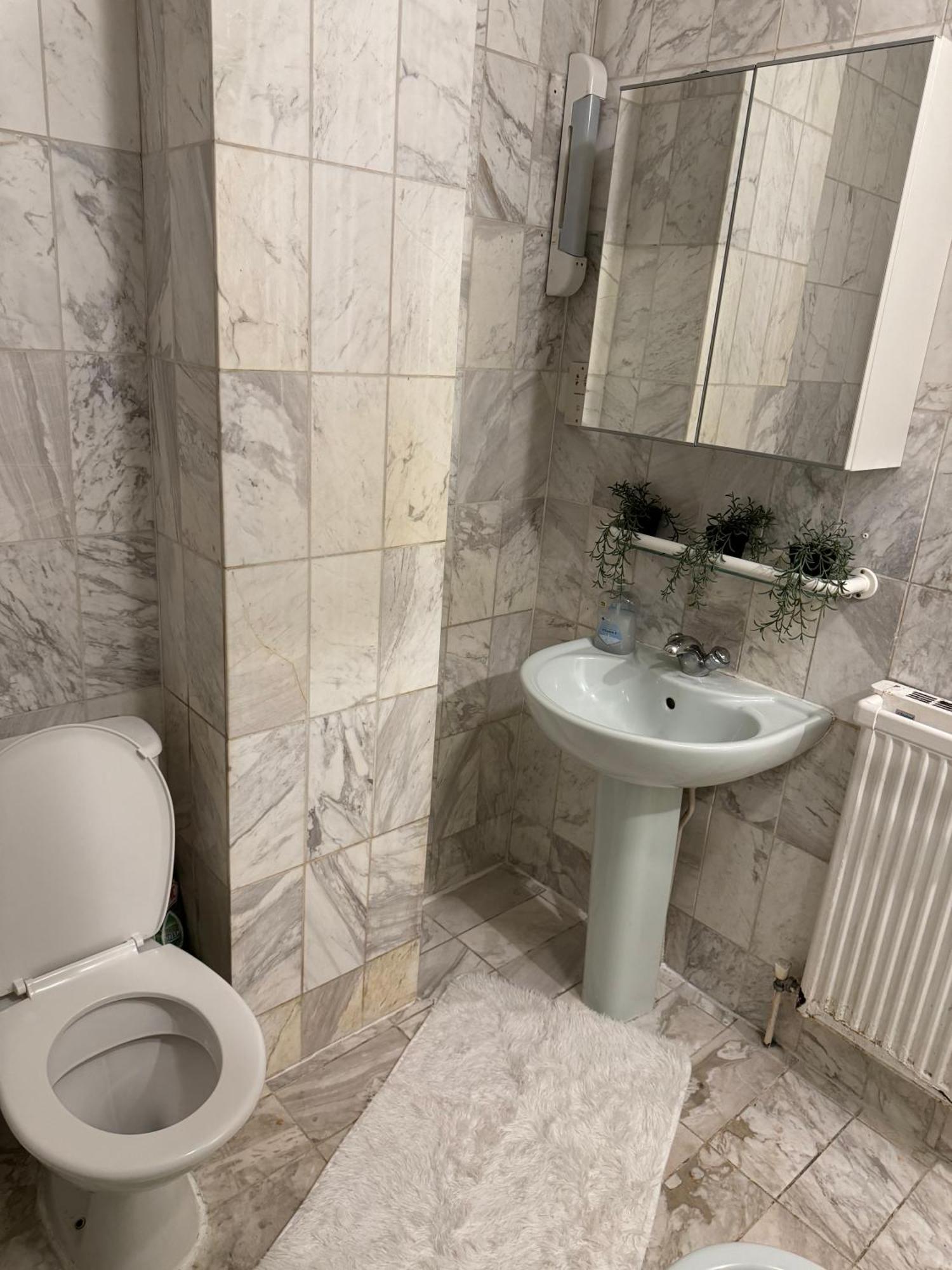 Central And Affordable Flat For 6 People In Zone 1 - Baker Street - With Breakfast Included لندن المظهر الخارجي الصورة