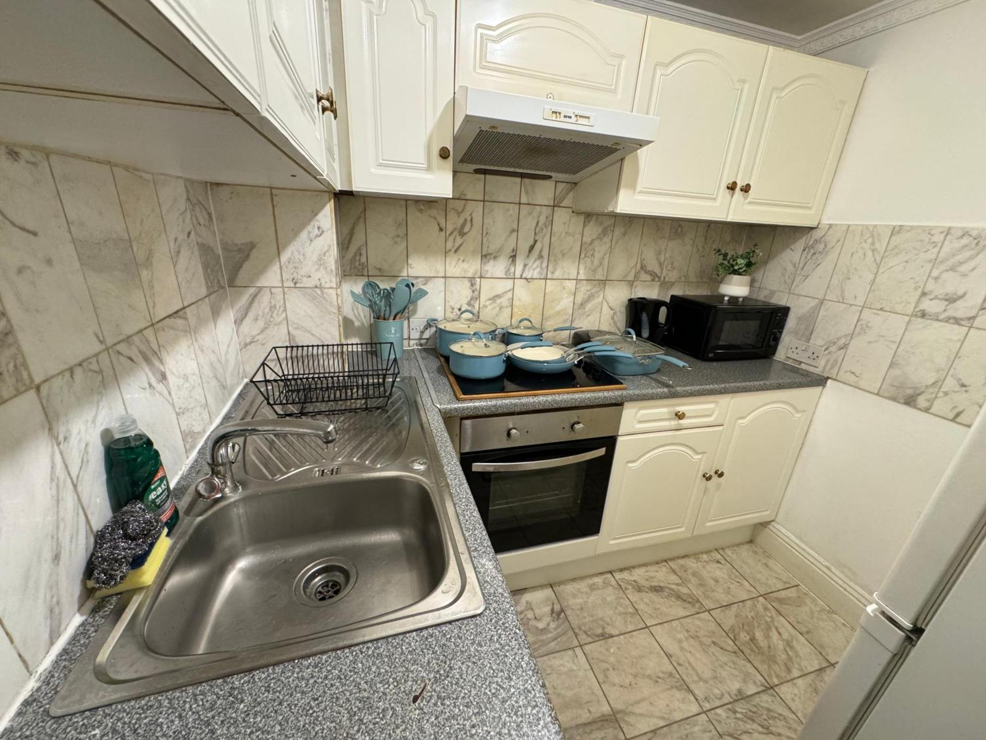 Central And Affordable Flat For 6 People In Zone 1 - Baker Street - With Breakfast Included لندن المظهر الخارجي الصورة